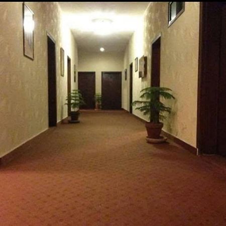 Magnum Hotel Lahore Exteriör bild