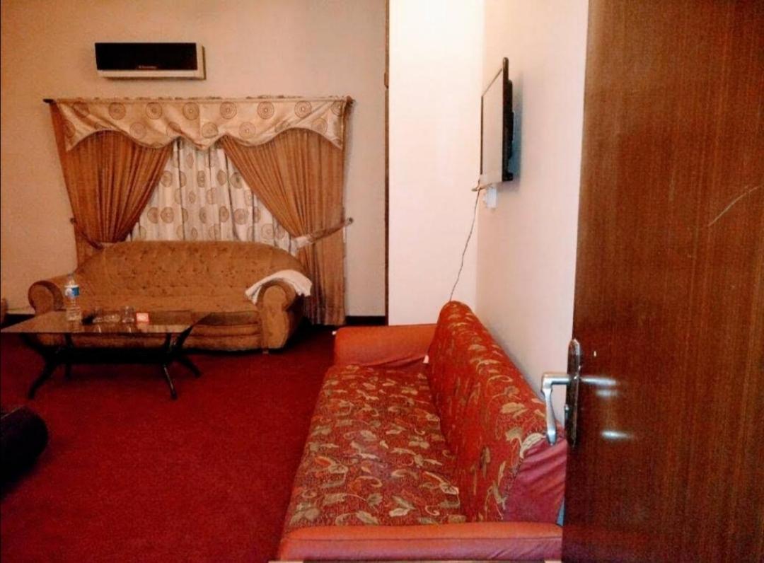 Magnum Hotel Lahore Exteriör bild